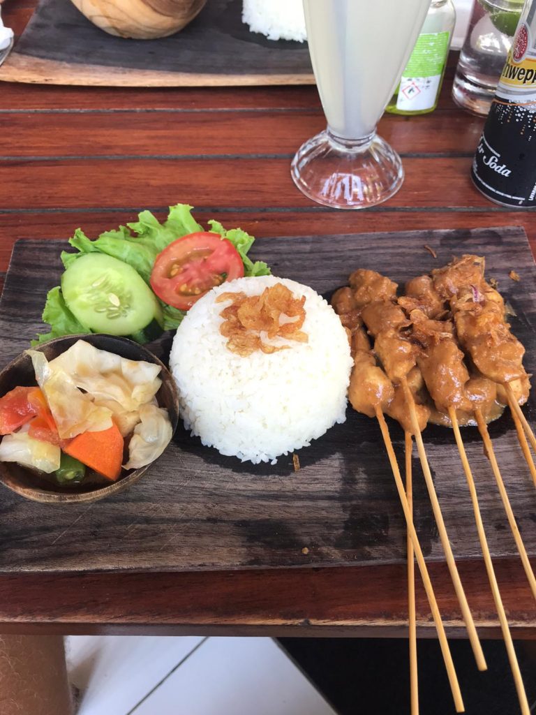 Tämän kuvan alt-attribuutti on tyhjä; Tiedoston nimi on 4388916E-0D3D-4746-AB6A-720BA597E26C-768x1024.jpeg