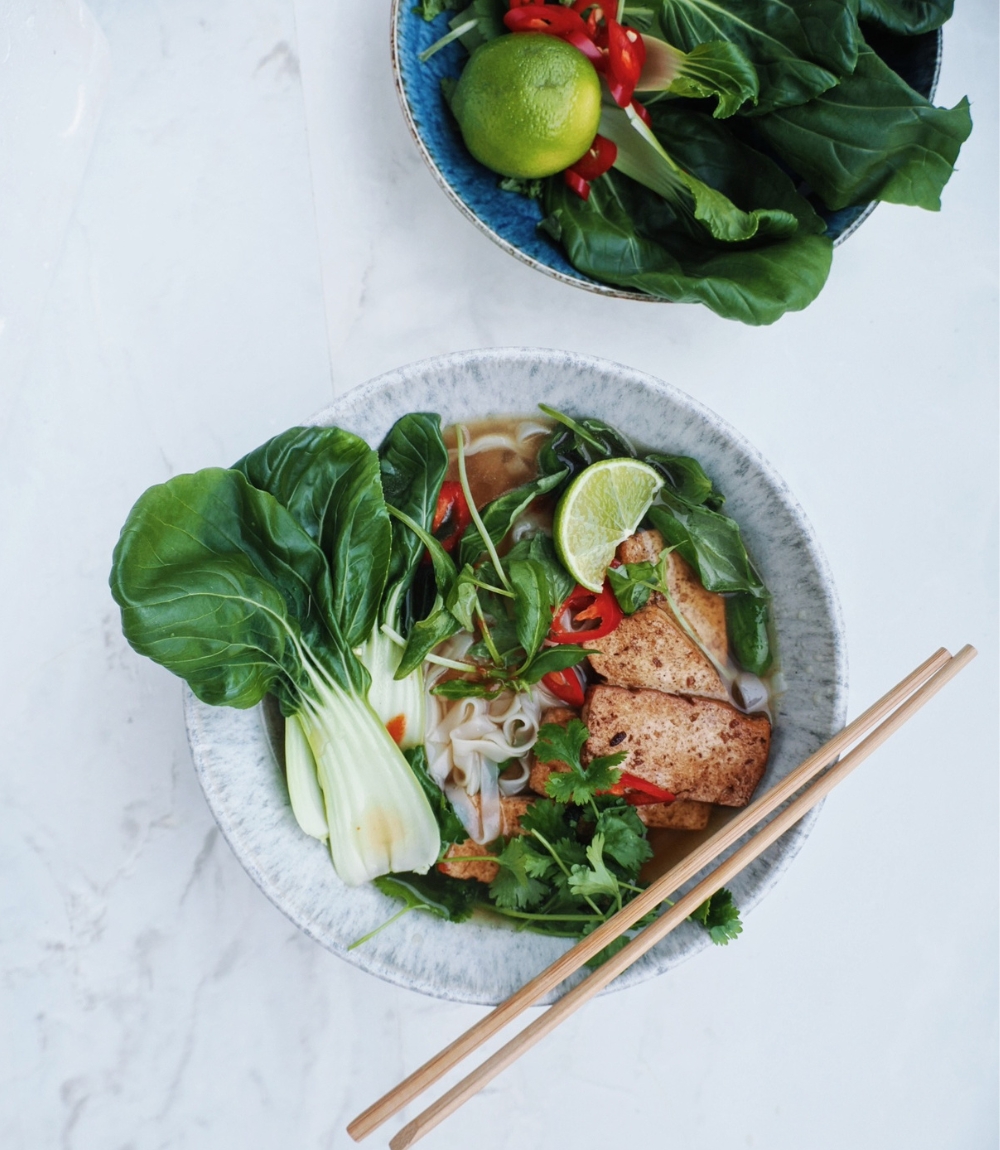 Vietnamilainen Pho keitto Tofulla