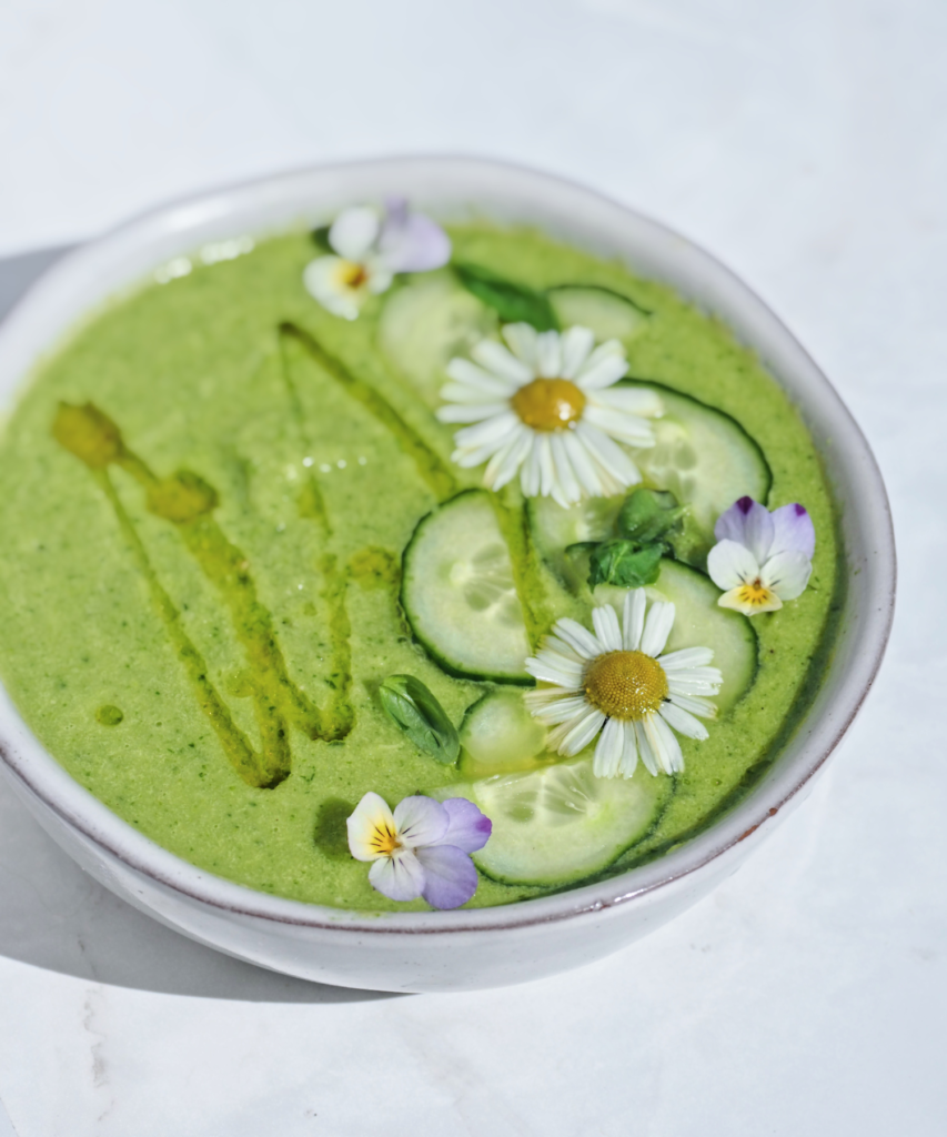 vihreä kesäkurpitsa gazpacho