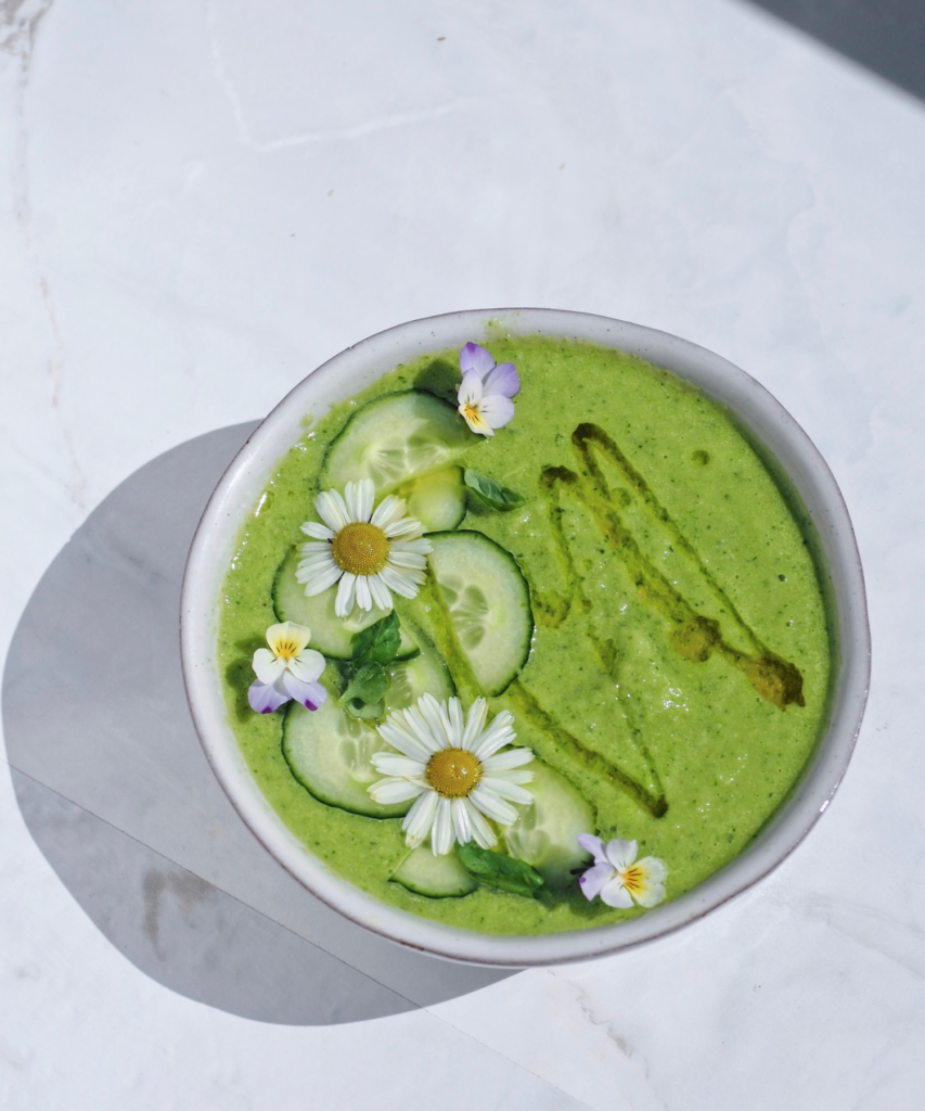 vihreä kesäkurpitsa gazpacho