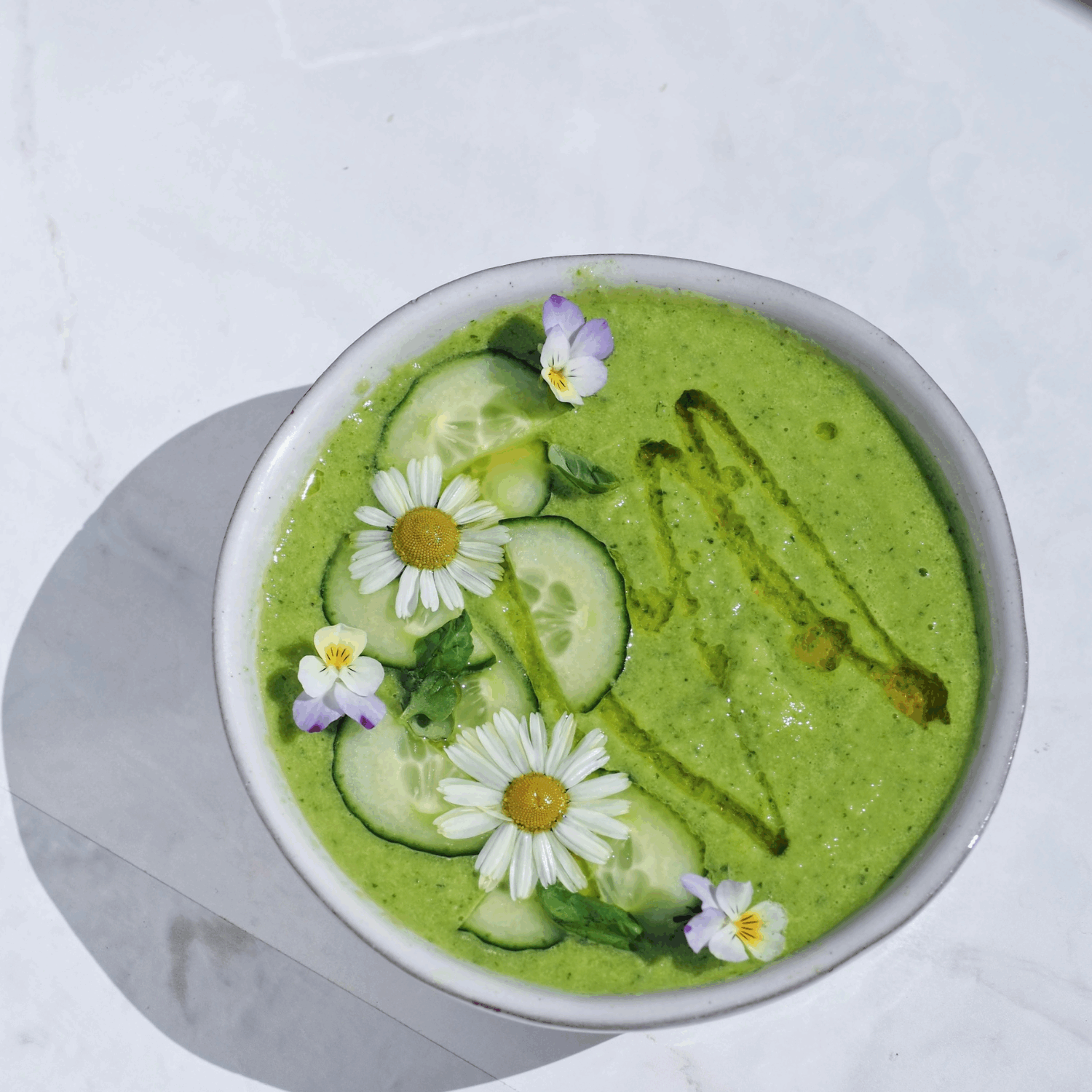 vihreä kesäkurpitsa gazpacho