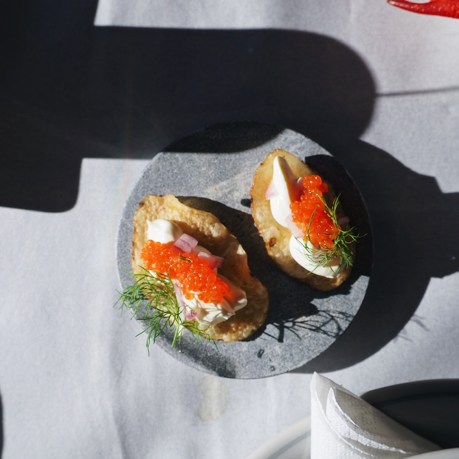 Lohi ja smetana amuse bouche