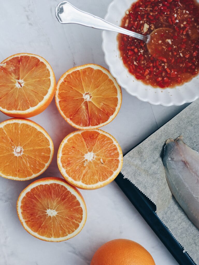 kalaa veriappelsiini-soijakastikkeessa