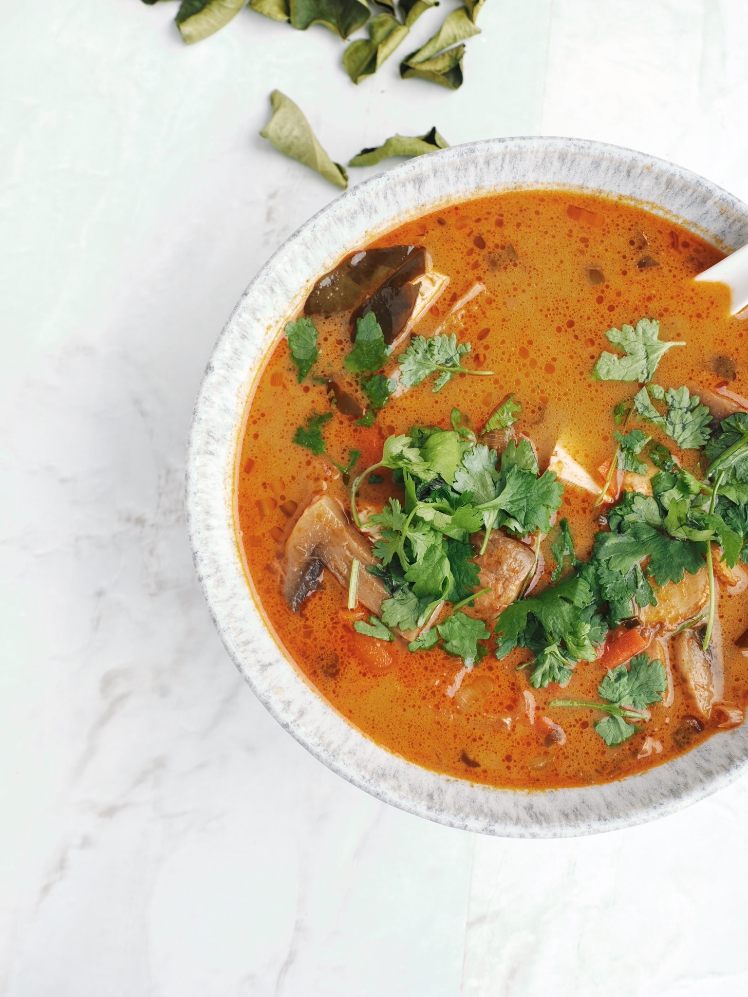 Thaimaalainen Tom Yam keitto