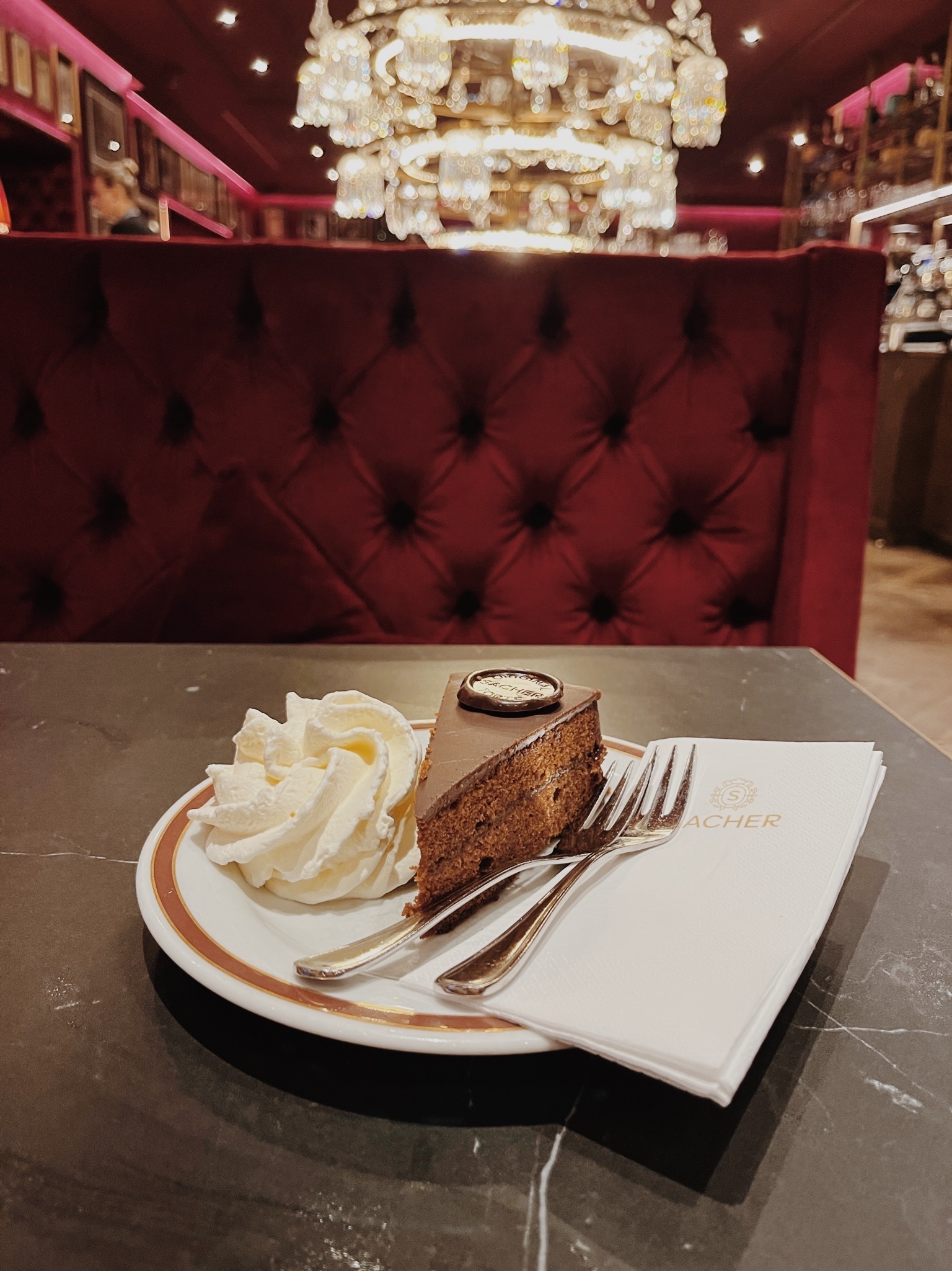 ravintolasuosituksia ja ruokamatkailua