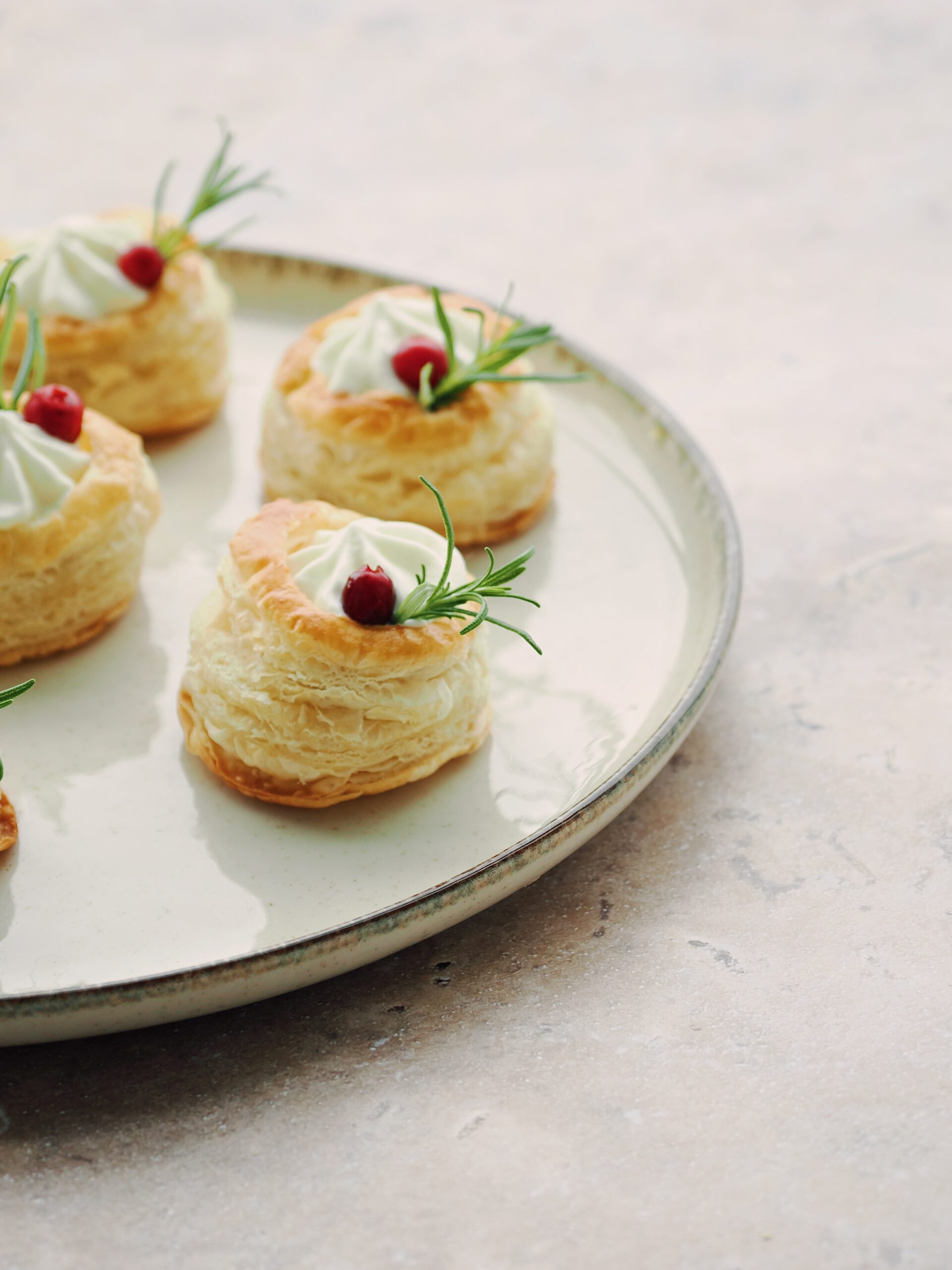 feta-hillo lehtitaikinakupit